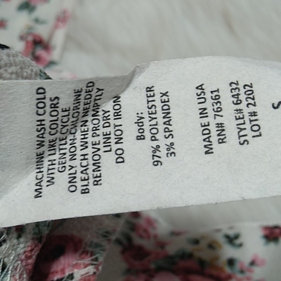 Mom & Co. Maternity Top Sz.S Couple Fixable Flaws - Picture 7 of 9